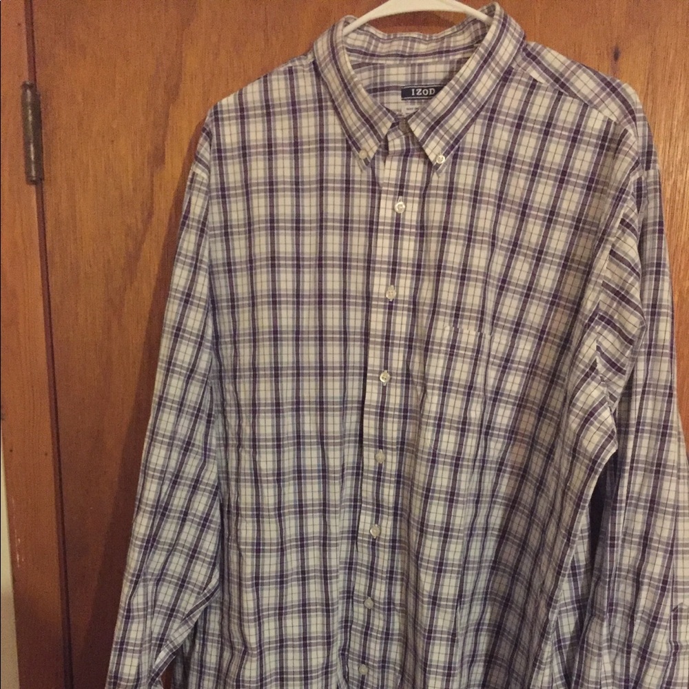 Men’s Izod long sleeve dress shirt.